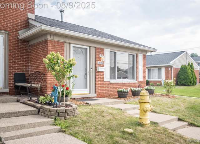 Property at 29150 Manchester St, Westland, MI 48185, 1 bed, 1 bath