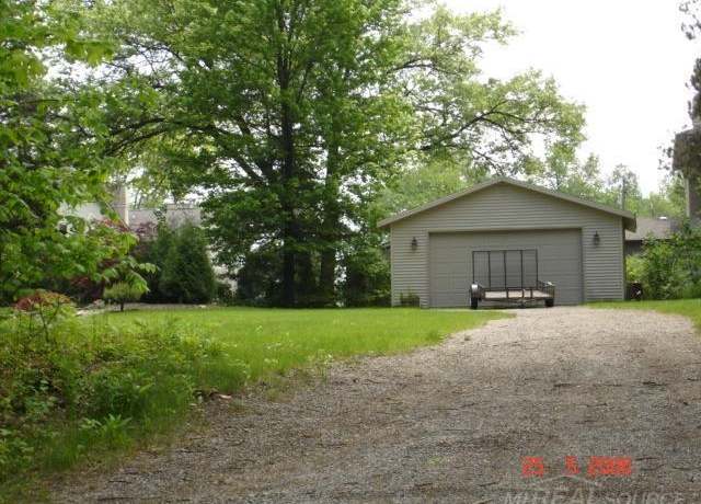Property at 4203 Stonegate Dr, Midland, MI 48640