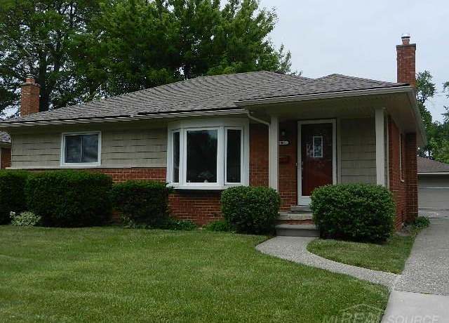 Property at 21001 Erben St, St Clair Shores, MI 48081, 3 beds, 2 baths