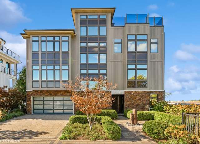 Property at 10 Peninsula Dr, New Buffalo, MI 49117, 3 beds, 3.5 baths
