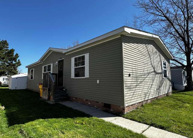Property at 17017 Shrewsbury St, Macomb, MI 48044, 3 beds, 2 baths