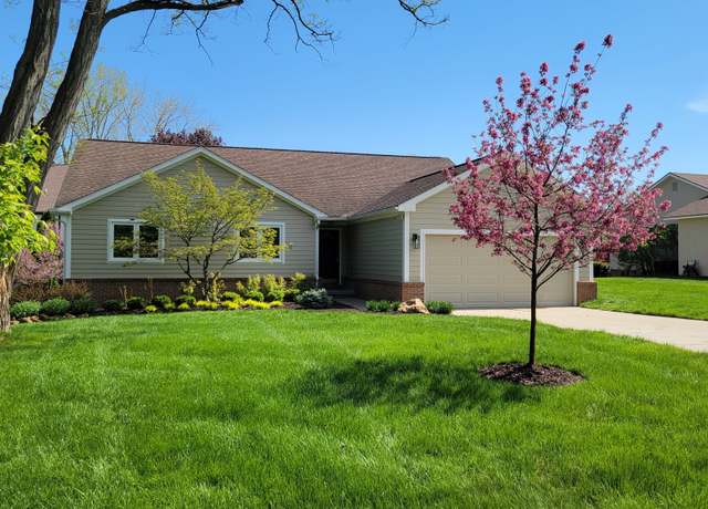 Property at 6192 N Shore Dr, West Bloomfield, MI 48324, 3 beds, 2 baths
