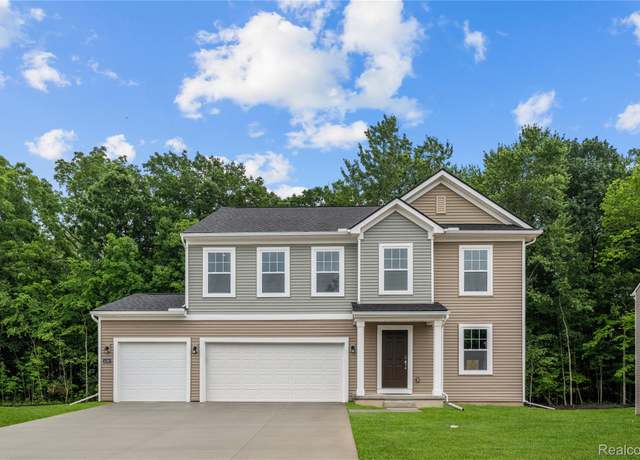 Property at 4286 Oak St, Grand Blanc, MI 48439, 4 beds, 2.5 baths