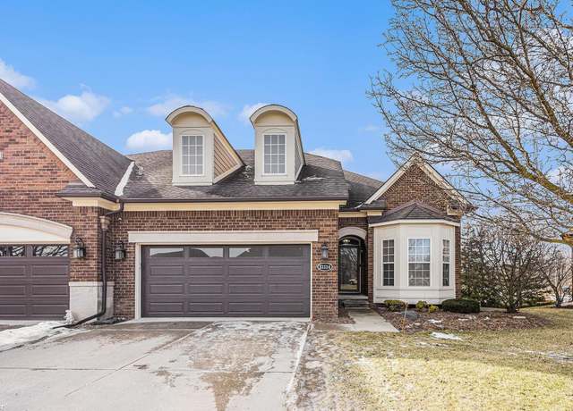 Property at 21114 Lilac Ln, Clinton Township, MI 48036, 3 beds, 3.5 baths