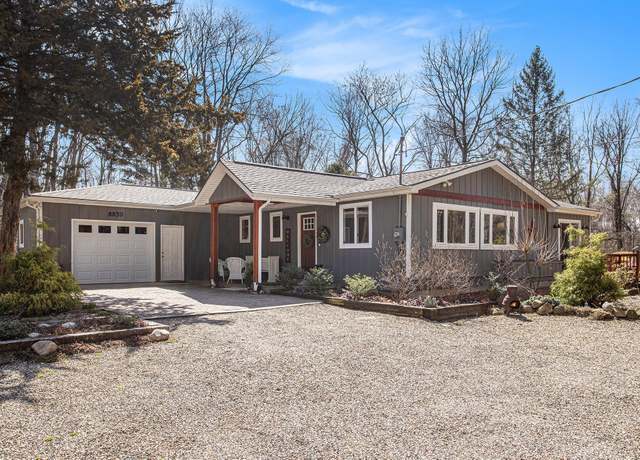 Property at 8830 N 39th St, Augusta, MI 49012, 3 beds, 2 baths