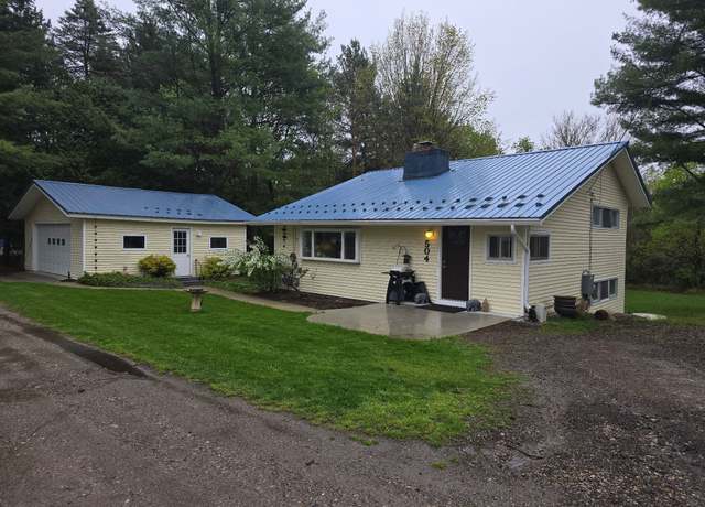 Property at 504 Union St, Fenton, MI 48430, 3 beds, 1 bath