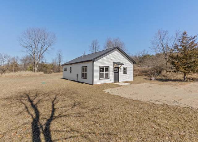 Property at 2084 W Fenwick Rd, Fenwick, MI 48834, 3 beds, 2 baths