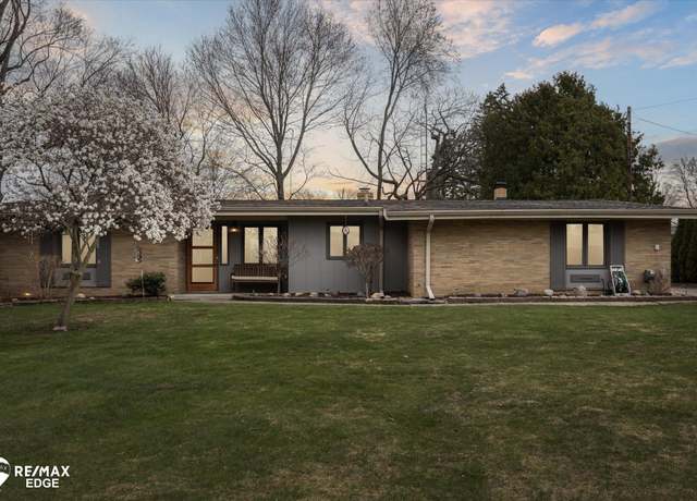Property at 4405 Thornapple Cir, Burton, MI 48509, 2 beds, 1.5 baths
