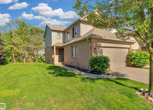 Property at 4916 Royal Cove Dr, Shelby Twp, MI 48316, 3 beds, 2.5 baths