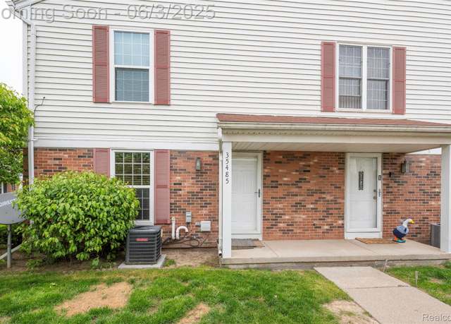 Property at 35485 Stillmeadow Ln, Clinton Township, MI 48035, 2 beds, 2.5 baths