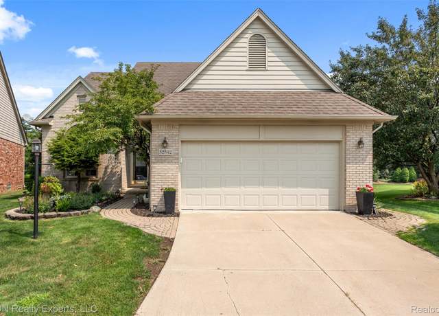 Property at 52542 Westcreek Dr, Macomb, MI 48042, 3 beds, 3 baths