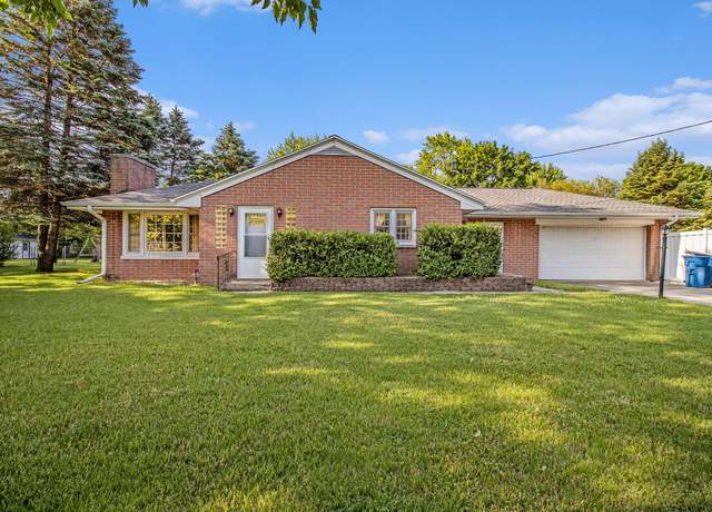 Property at 200 Cherrywood Dr, Plainwell, MI 49080, 2 beds, 1 bath
