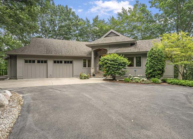 Property at 2699 Twin Eagles Dr, Traverse City, MI 49686, 4 beds, 3 baths