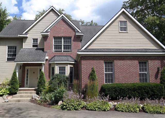 Property at 8499 Bishop Rd, Green Oak Township, MI 48116, 3 beds, 2.5 baths
