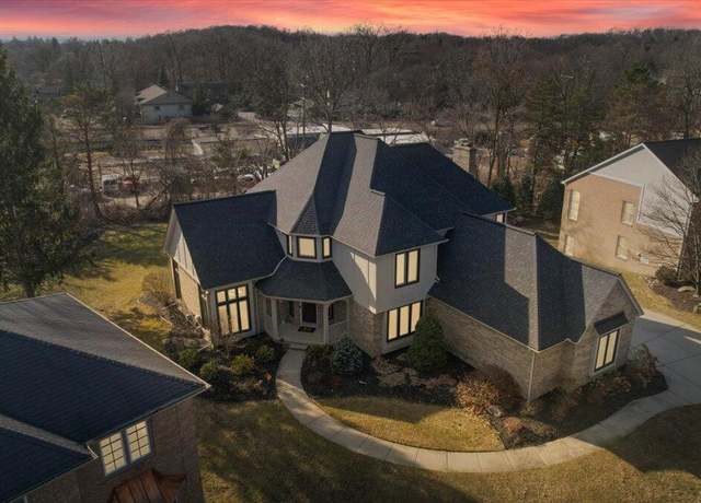 Property at 43169 Ashbury Dr, Novi, MI 48375, 5 beds, 3.5 baths