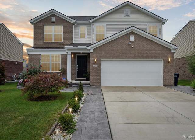Property at 5240 Woods Drive Dr, Sterling Heights, MI 48310, 3 beds, 2.5 baths