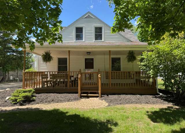 Property at 829 S Union St, Tecumseh, MI 49286, 3 beds, 1.5 baths