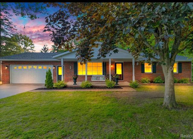 Property at 3615 State Rd, Fort Gratiot, MI 48059, 3 beds, 1.5 baths