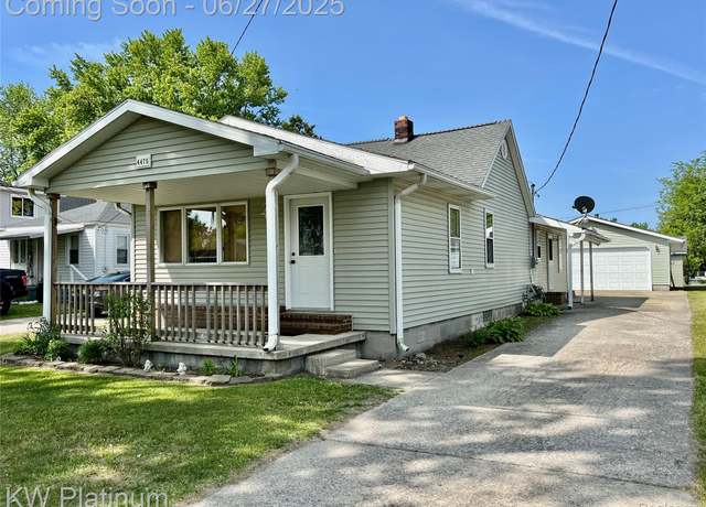 Property at 4475 Fairway Dr, Fort Gratiot, MI 48059, 3 beds, 2 baths