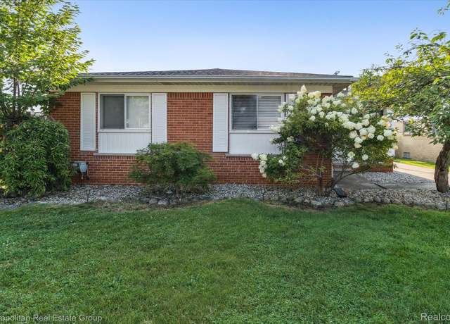 Property at 4628 Hillcrest Ave, Royal Oak, MI 48073, 4 beds, 2 baths