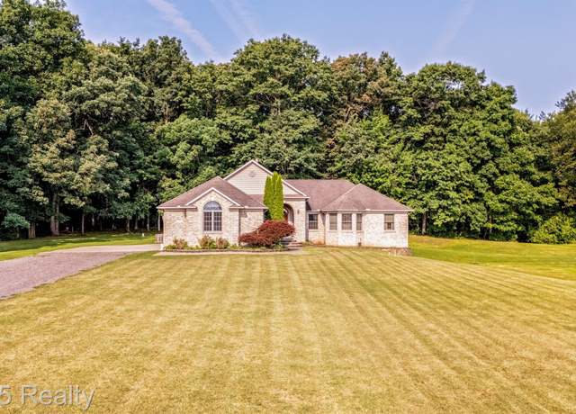 Property at 597 Country Meadows Trl, Brandon Charter Township, MI 48462, 5 beds, 3.5 baths