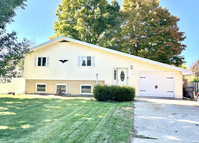 Property at 2264 Lynn Dr, St Joseph, MI 49085, 4 beds, 1.5 baths