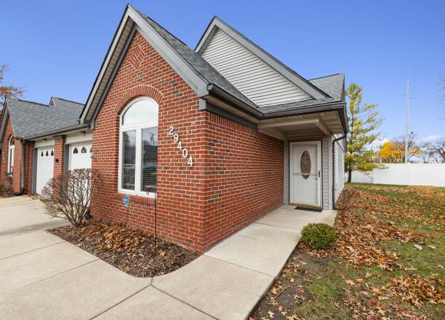 Property at 29404 Meadow Ln, Garden City, MI 48135, 2 beds, 2 baths