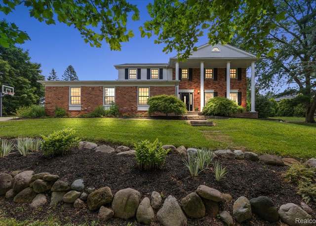 Property at 2403 Red Maple Ct, Troy, MI 48098, 4 beds, 3.5 baths