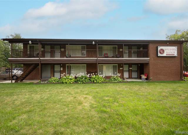 Property at 9948 Roseberry St, Detroit, MI 48213, 6 beds, 7 baths