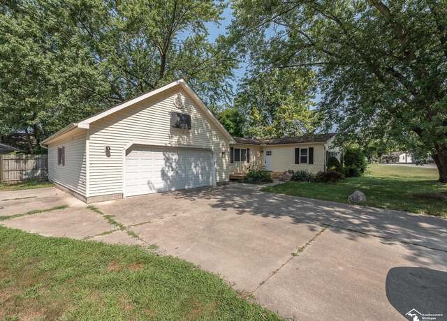 Property at 3469 Clairmont St, Monroe, MI 48162, 3 beds, 1.5 baths