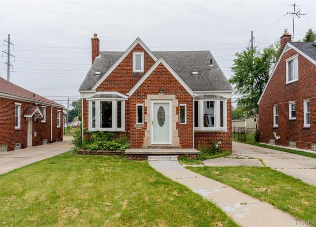 Property at 15648 Stricker Ave, Sterling Heights, MI 48021, 3 beds, 2.5 baths