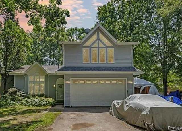 Property at 2680 Pardee Rd, Howell, MI 48843, 4 beds, 2.5 baths