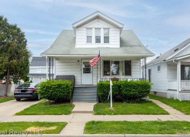 Property at 1524 Fort Park Blvd, Lincoln Park, MI 48146, 4 beds, 2 baths