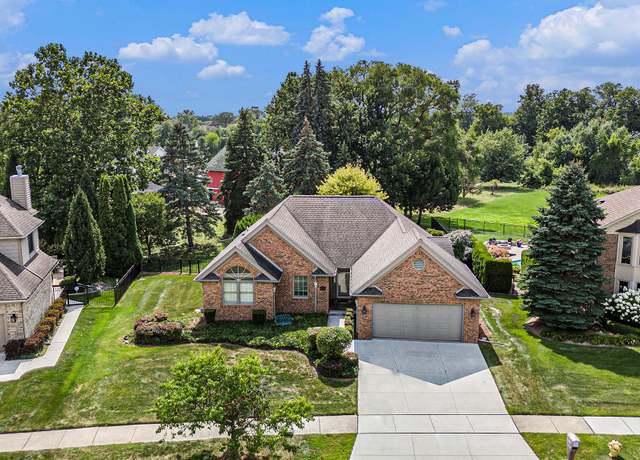 Property at 43815 Columbia Dr, Clinton Township, MI 48038, 3 beds, 2.5 baths