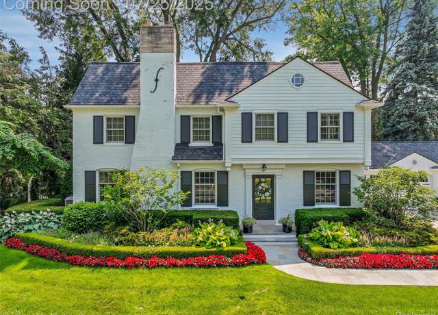 Property at 51 Lochmoor Blvd, Grosse Pointe Shores, MI 48236, 6 beds, 4 baths