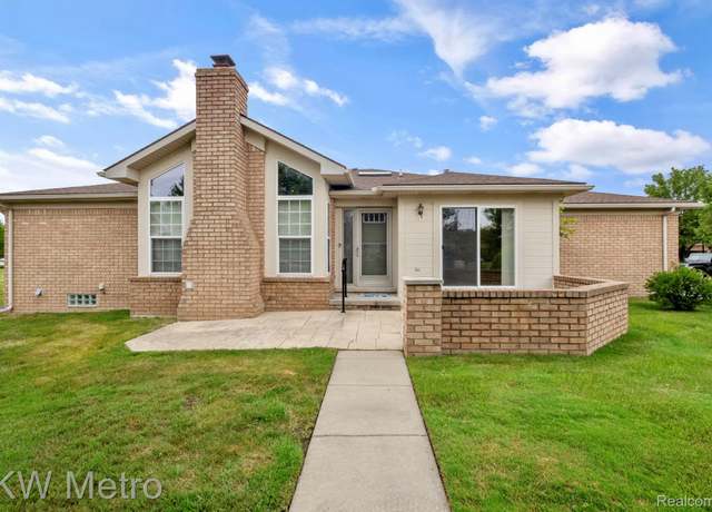 Property at 30608 Eleanor Ct, Chesterfield, MI 48051, 2 beds, 3 baths