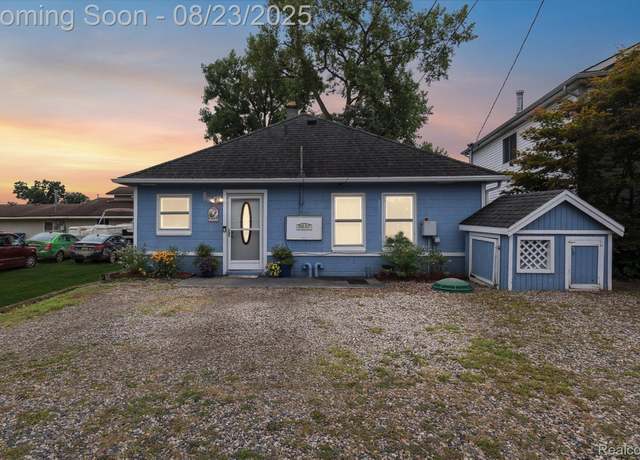 Property at 9037 Buckingham St, White Lake Charter Township, MI 48386, 3 beds, 1 bath