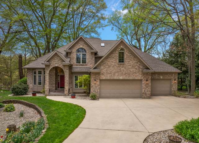 Property at 2223 Wooded Way, Stevensville, MI 49127, 5 beds, 3.5 baths