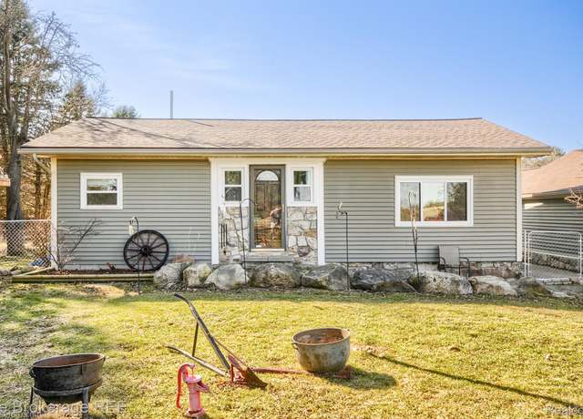 Property at 5079 Jefferson Rd, North Branch Township, MI 48461, 3 beds, 1 bath