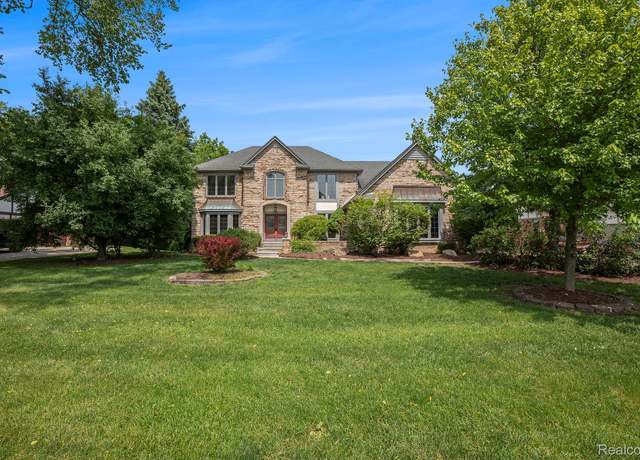 Property at 1717 Brandywine Dr, Bloomfield Hills, MI 48304, 5 beds, 3.5 baths