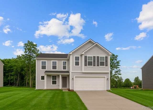 Property at 4303 Oak St, Grand Blanc, MI 48439, 3 beds, 2.5 baths
