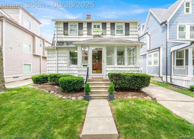Property at 1139 Emmons Ave, Birmingham, MI 48009, 2 beds, 1.5 baths