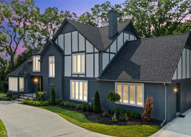 Property at 4490 Strathdale Ln, West Bloomfield Charter Township, MI 48323, 4 beds, 3.5 baths