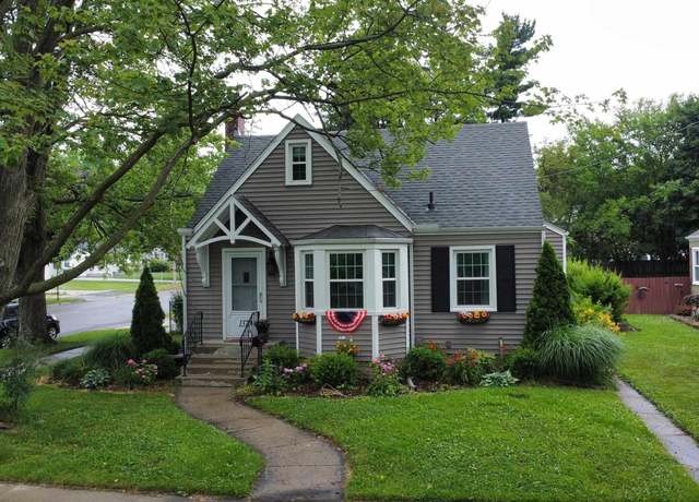 Property at 1370 University Ave, Adrian, MI 49221, 3 beds, 1 bath