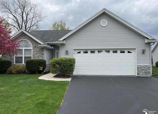 Property at 2389 Fountain Circle Dr, Lambertville, MI 48144, 3 beds, 2 baths