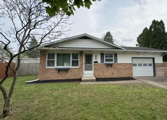 Property at 911 Oakwood Dr, Sturgis, MI 49091, 3 beds, 1.5 baths