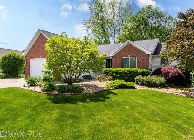 Property at 353 Golfside Dr, Lapeer, MI 48446, 4 beds, 3 baths