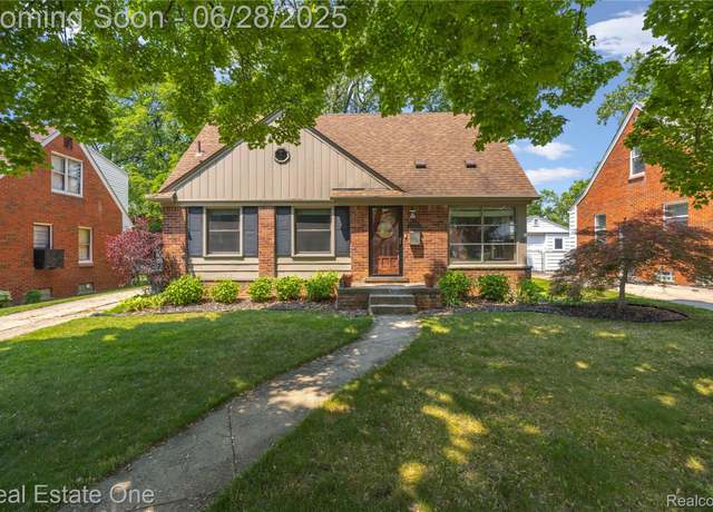 Property at 4507 Groveland Ave, Royal Oak, MI 48073, 4 beds, 2 baths