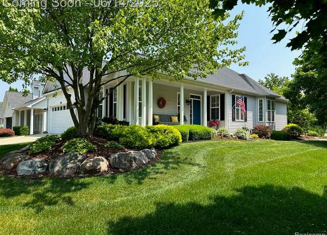 Property at 3839 Springwood Ct, Auburn Hills, MI 48326, 3 beds, 2 baths