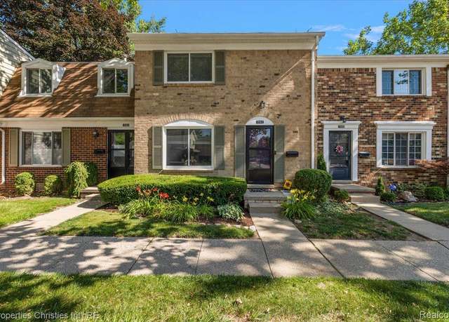 Property at 1982 Wickham St, Royal Oak, MI 48073, 3 beds, 2.5 baths
